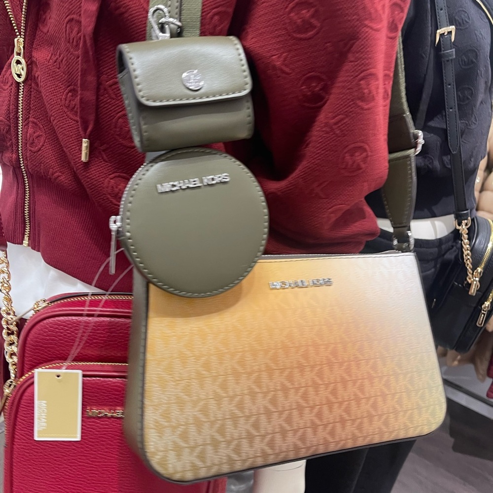 MICHAEL KORS Jet Set Sm Ombré Signature Logo Crossbody Case Apple Airpods Pro® - Picture 8 of 16